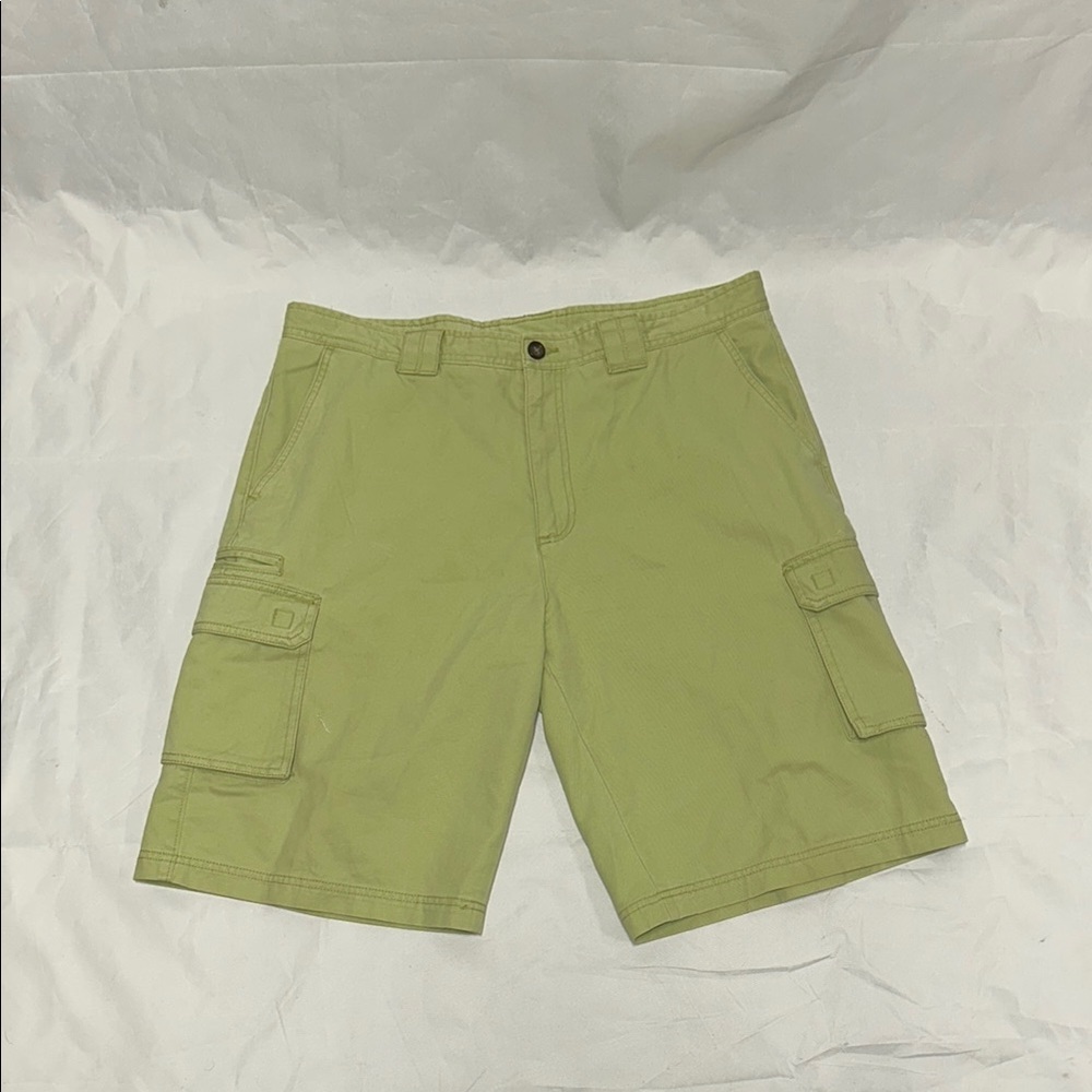 Savane Green Cargo Shorts with Utility Design size 36